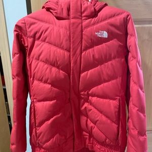 Women’s north face jacket size medium.